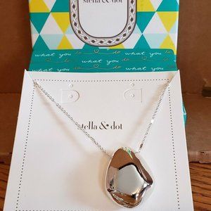 Stella & Dot Ulani Pendant with Chain